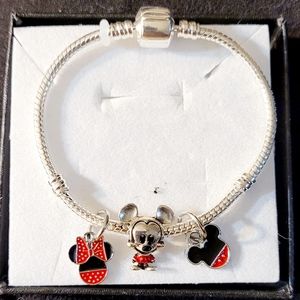 🌸SALE🌸MICKEY MOUSE BRACLET W/ CHARMS